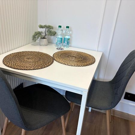 Stylowe Apartamenty W Centrum Вроцлав Экстерьер фото
